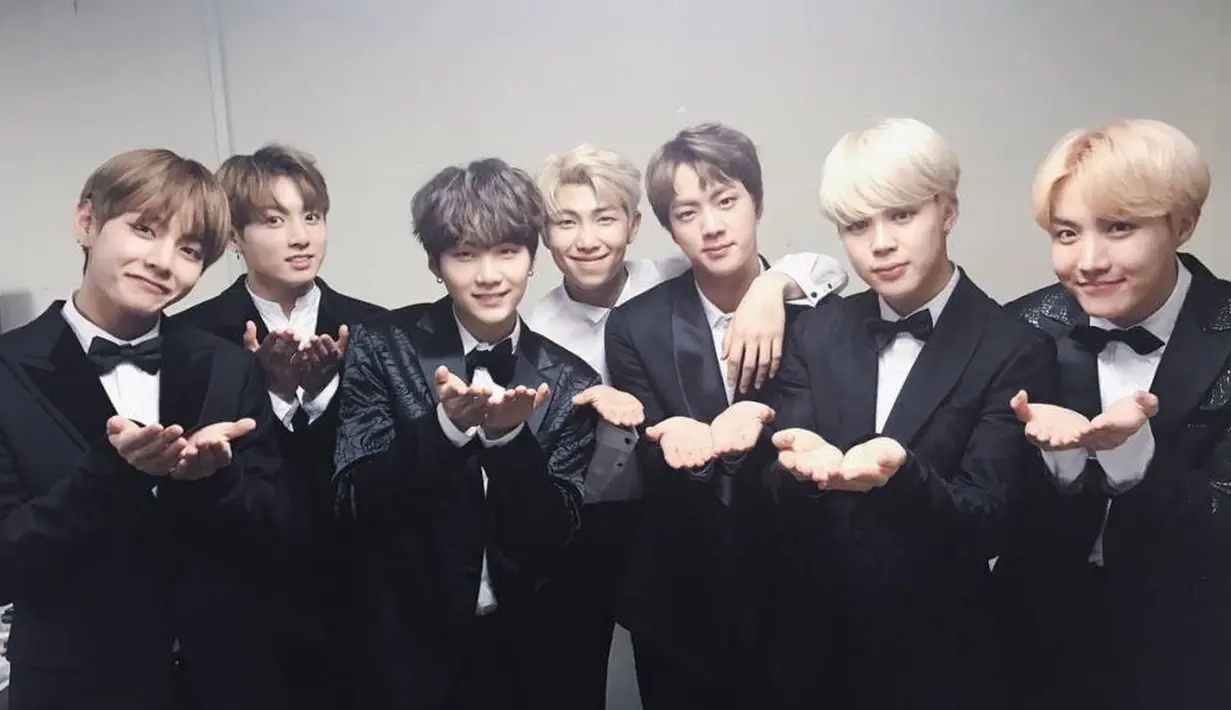 Sejumlah prestasi sudah diraih oleh BTS, mulai dari penghargaan Billboard Music Awards sampai American Musica Awards. (foto: allkpop.com)