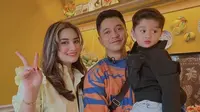 5 Potret Rumah Tangga Adly Fairuz dan Angbeen Rishi, Pasutri Harmonis Jauh dari Gosip