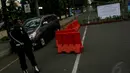 Pintu masuk menuju area rekreasi Sea World telah ditutup dengan pagar, Jakarta, Rabu (1/10/14). (Liputan6.com/Faizal Fanani) 