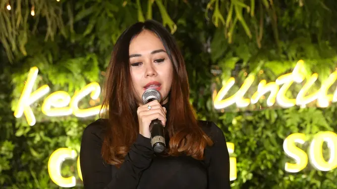 [Bintang] Aura Kasih