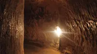 Terowongan Cu Chi. (dok. instagram.com/marijohnson/https://www.instagram.com/p/BS6EokplmN5/?igshid=1ezrxb1dk2763/Novi Thedora)