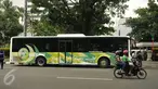 Bus Scania jenis premium Low City Bus saat test drive display bus di Balai Kota DKI Jakarta, Jumat (11/3). Bus Scania jenis premium Low City Bus ini nantinya menjadi standard bus-bus yang ada di Ibu Kota, termasuk Metromini. (Liputan6.com/Gempur M Surya)