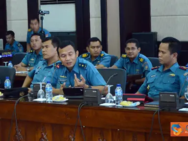 Citizen6, Surabaya: Latihan bersama tersebut melibatkan tiga kapal perang US Navy antara lain USS Germantown  (LSD – 42), USS Vandegrift (FFG – 48), dan USCG Waesche. (Pengirim: Penkobangdikal)