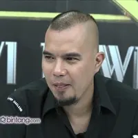 Ahmad Dhani baru saja mendatangi kediaman Deddy Corbuzier untuk ikutan curhat seperti istrinya, Mulan Jameela. Dipertanyakan apakah Maia akan ikut diwawancarai, Ahmad Dhani pun mengiyakan kemungkinan tersebut.