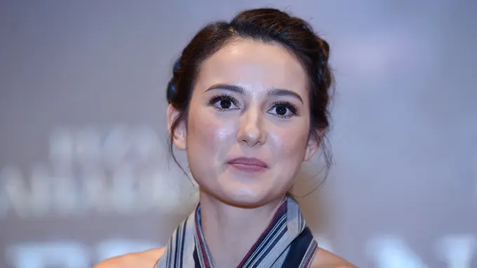 [Bintang] Julie Estelle