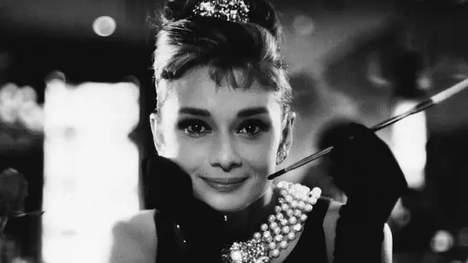 Sensasi Sarapan Layaknya Audrey Hepburn di Kafe Menggemaskan Ini