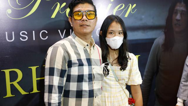 Andika Kangen Band saat menyanyikan lagu Terhukum Rindu