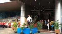 Menteri Komunikasi dan Informatika, Rudiantara saat memimpin apel siaga menjelang Ramadan dan Mudik Lebaran 2017 di Kantor Kemkominfo, Jakarta, Selasa (23/5/2017). (Liputan6.com/Agustinus M Damar)