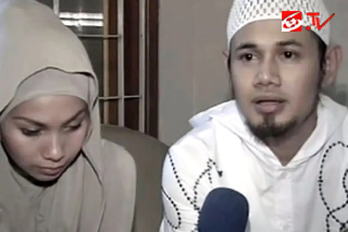 Puput Melati dan Ustad Guntur