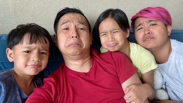 6 Momen Seleb Tanah Air Isolasi di Rumah, Ada yang Mendampingi Anak Belajar