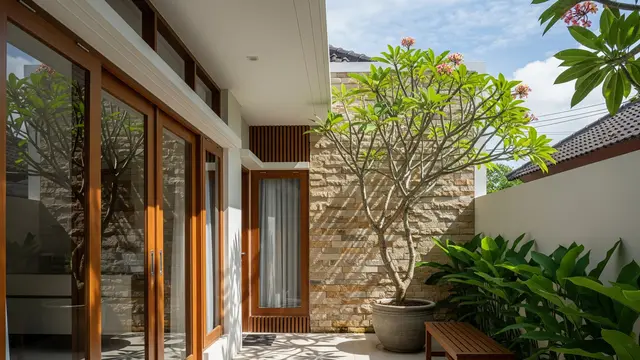 9 Model Rumah Teras Mini dan Pohon Pot Besar, Hunian Asri di Lahan Terbatas