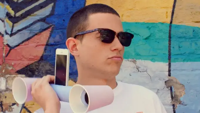 Bangunkan Sahur Se-RT dengan 'Speaker' Ponsel DIY. Ini Caranya 