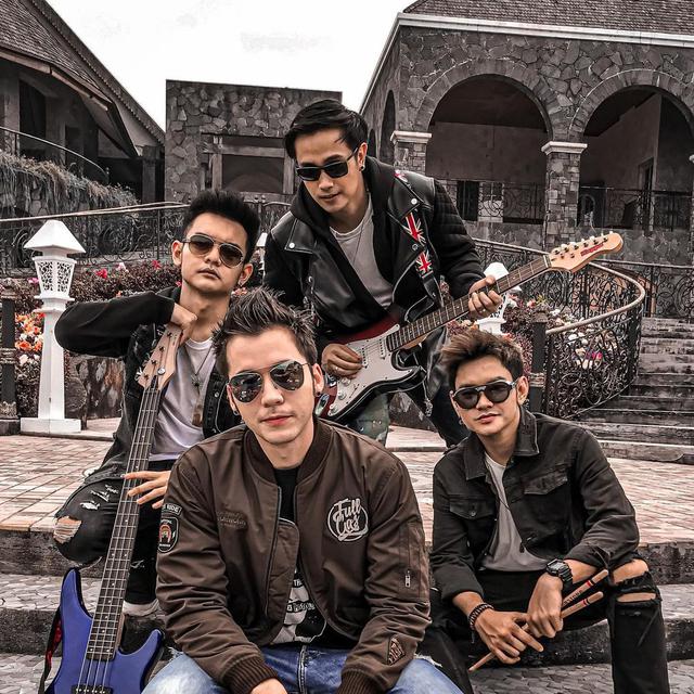 6 Potret Transformasi Anggota The Junas, Kini Jadi Hot Daddy