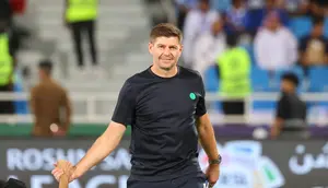 Steven Gerrard Gelontorkan Jutaan Poundsterling, Bangun Pusat Olahraga Modern di Kampung Halaman