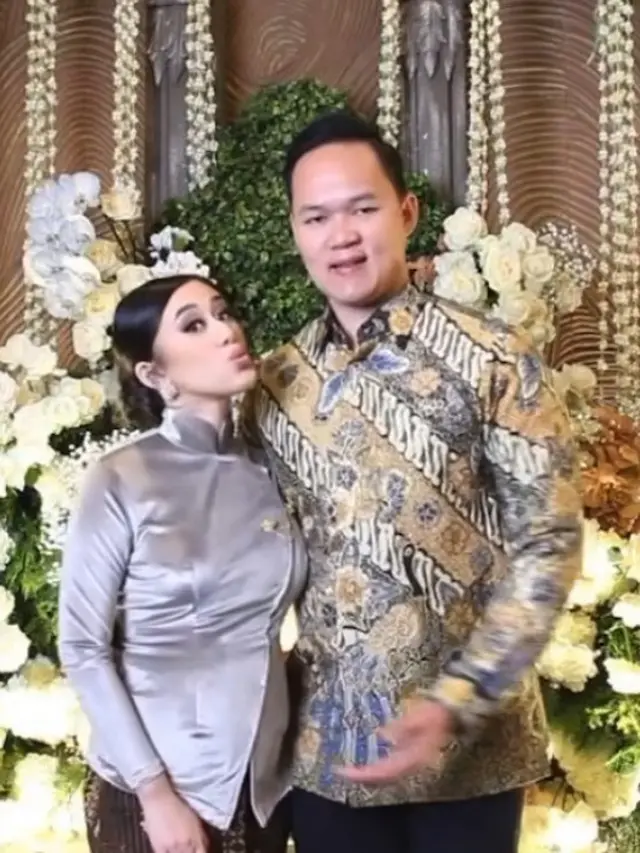 Cucu Mendiang Mooryati Soedibyo, Kusuma Puteri saat hamil anak pertama. [@kusumaputeri]