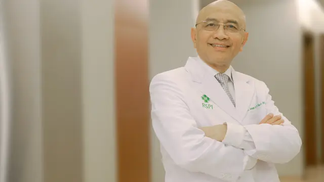 Dokter spesialis anak subspesialis endokrinologi, Profesor Aman Bhakti Pulungan dari RS Pondok Indah – Pondok Indah Jakarta, Profesor Aman Bhakti Pulungan.