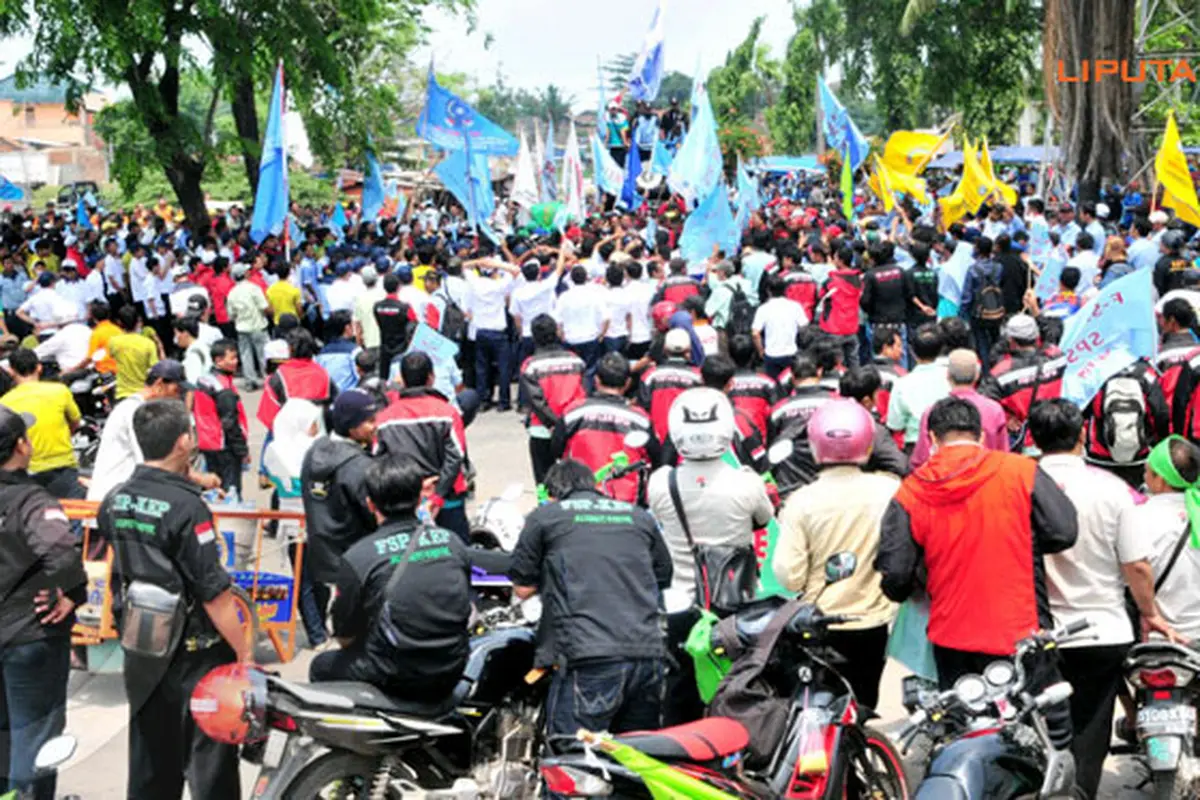 1-buruh-mogok-nasional-131028d.jpg