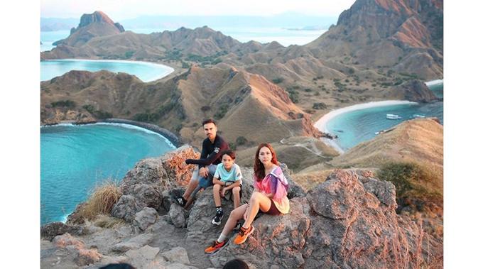 Seleb di Labuan Bajo (Sumber: Instagram/bclsinclair)