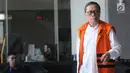 Anggota Komisi IX DPR Fraksi Partai Demokrat nonaktif Amin Santono usai menjalani pemeriksaan di gedung KPK, Jakarta, Kamis (30/8). Amin Santono diperiksa sebagai tersangka untuk melangkapi berkas. (Merdeka.com/Dwi Narwoko)