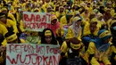 Ratusan mahasiswa UI menggelar aksi di kampus UI Salemba, Jakarta, Jumat (20/3/2015). Mereka mengultimatum dan mengumpulkan surat untuk Presiden Jokowi. (Liputan6.com/Johan Tallo) 