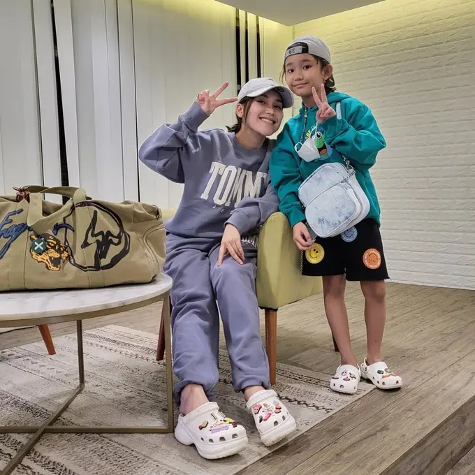 Kumpul Bareng Show Imah, Ini 6 Momen Liburan Ayu Ting Ting ke Yogyakarta