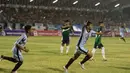 Pemain Perserang, Nanang Asripin merayakan gol ke gawang Persidago pada laga perdana Piala Kemerdekaan di Stadion Maulana Yusuf, Serang, Sabtu (15/8/2015). (Bola.com/Vitalis Yogi Trisna)