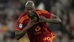 Pemain AS Roma Romelu Lukaku melakukan selebrasi usai mencetak gol ke gawang US Lecce pada pertandingan sepak bola Serie A Liga Italia di Stadio Olimpico, Roma, Italia, Minggu (5/11/2023). (Alfredo Falcone/LaPresse via AP)