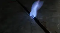 Fenomena Gas Alam Gegerkan Warga di Situbondo, Api Menyala di Sela Keramik
