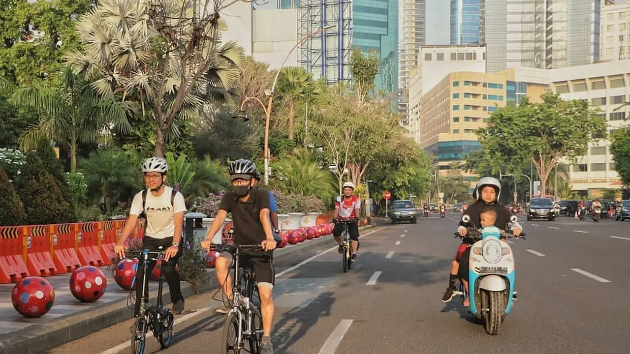 Potret Kota Surabaya Ramah Pengguna Sepeda (sumber: instagram/dishubsurabaya)