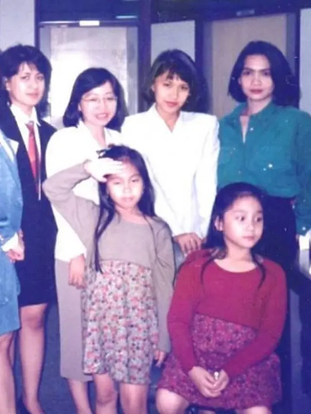 6 Potret Lawas Rieta Amilia Bareng Nagita Slavina dan Caca Tengker, Curi Perhatian