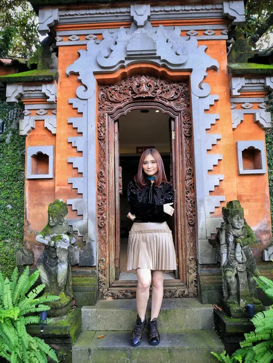 Penyanyi muda asal Malaysia, Ayda Jebat yang populer di negaranya mencoba peruntungan di Indonesia. Lewat lagu Pencuri Hati, ia mencoba meramaikan industri musik di Tanah Air. (Adrian Putra/Bintang.com)