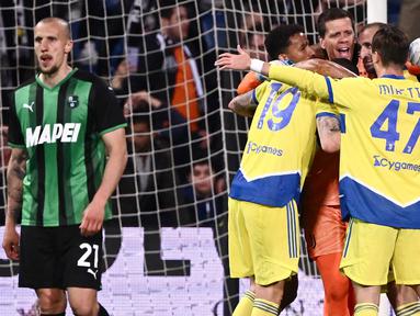 Juventus berhasil mencuri poin penuh kala bertandang ke markas Sassuolo pada pekan ke-34 Serie A 2021/2022, Selasa (26/4/2022). (AFP/Marco Bertorello)