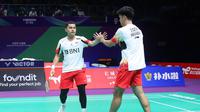 Aksi ganda putra Indonesia, Leo Rolly Carnando/Daniel Marthin, pada ajang Piala Thomas 2024 kontra Thailand, di Chengdu Hi Tech Zone Sports Centre Gymnasium, Senin (29/4/2024) siang WIB. (Bola.com/PBSI)