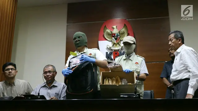 KPK Tunjukkan Barang Bukti dari OTT Pejabat BPK