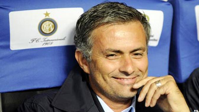Jose Mourinho ketika menangani Inter Milan. (AFP/Damien Meyer)