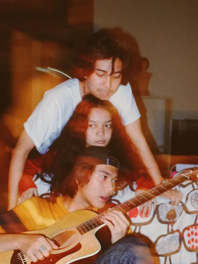 Putuskan Keluar, Ini 6 Potret Kebersamaan Agy dan Svmmerdose