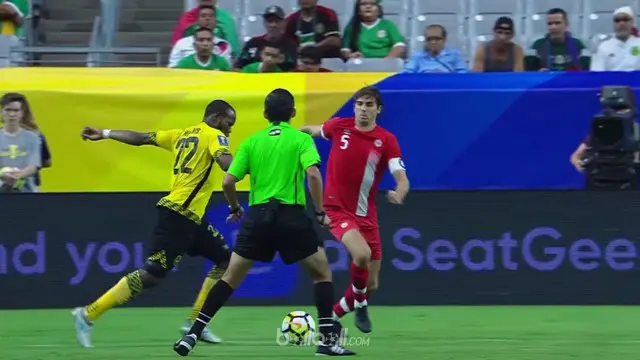 Berita video gol indah striker Kanada, Junior Hoilett, di Piala Emas 2017 saat menghadapi Jamaika. This video presented by BallBall.