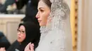 Anisha Rosnah telah resmi diperistri oleh Pangeran Brunei Darussalam, Abdul Mateen. Penampilannya dalam beberapa acara adat jelang pernikahan hingga pernikahannya disorot. [Foto: Instagram/support.anishaik]