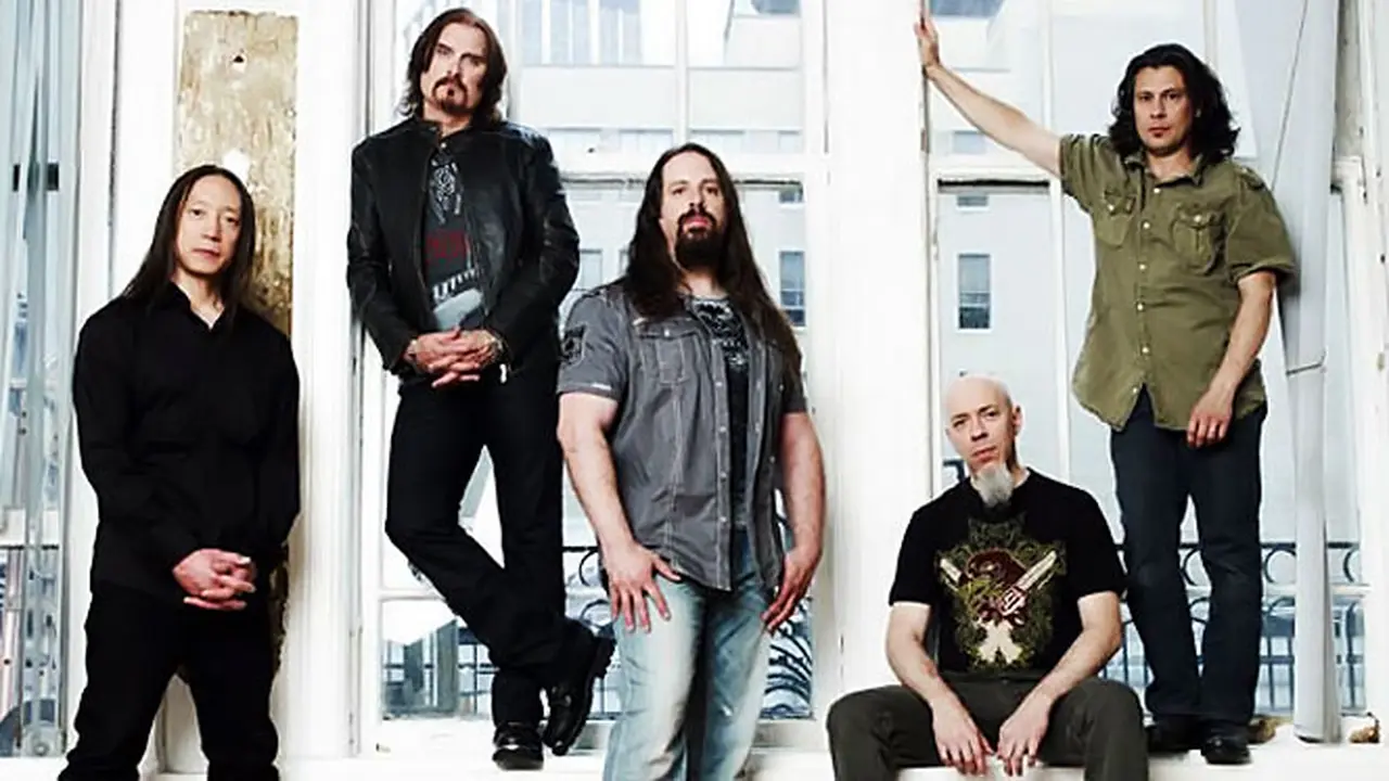 dream-theater-131228b.jpg