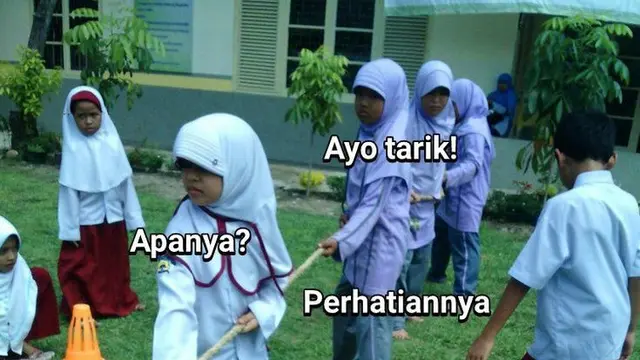 8 Meme 'Kode' Buat Gebetan Ini Cocok Buat Si Enggak Peka