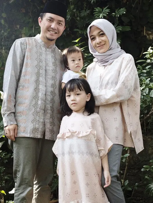 Ananda Omesh dan Dian Ayu