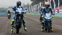 Pebalap Ecstar, Andrea Iannone dan Alex Rins, menjajal menggeber motor di Sirkuit Sentul, Bogor, Sabtu (3/2/2018). (Bola.com/[12:59 PM, 2/3/2018] Tyo Bola: Asprilla Dwi Adha)