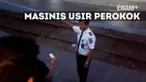 Seorang masinis Kereta Api Jayabaya menurunkan seorang penumpang karena merokok di dalam gerbong kereta. Penumpang yang diturunkan sempat meminta ganti rugi tiket. 