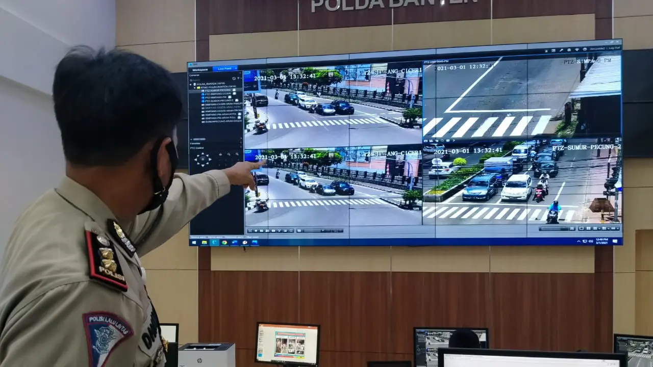 Ruang Kontrol Tilang Elektronik Dirlantas Polda Banten. (Selasa, 02/03/2021). (DOkumentasi dirlantas Polda Banten).