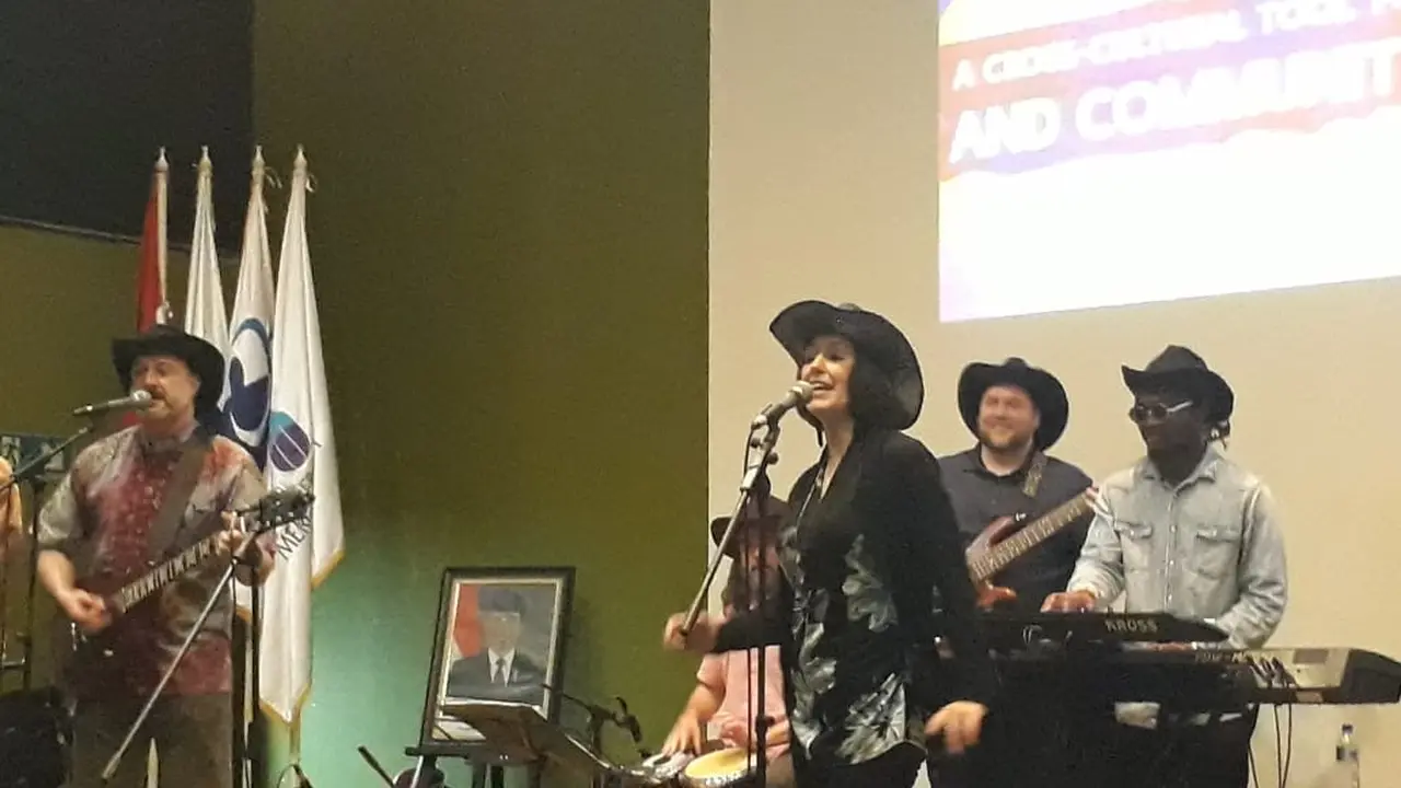 Dangdut Cowboys, Band Dangdut Asal Amerika Bikin Goyang Mahasiswa di Jakarta