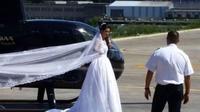 Niatnya ingin datang ke pernikahan dengan helikopter, nyawa calon pengantin perempuan ini justru melayang karena kecelakaan. 