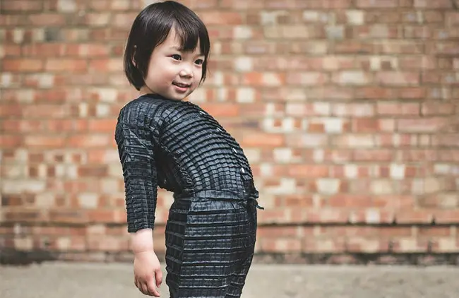 Petit Pli, pakaian bayi yang bisa ikut membesar seiring pertumbuhan bayi, dari usia 6 hingga 36 bulan. (Sumber Dyson)