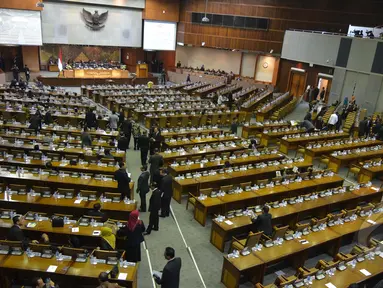 Suasana sidang paripurna pembukaan reses di ruang paripurna gedung DPR, Jakarta, Senin (23/3/2015). (Liputan6.com/Faisal R Syam)