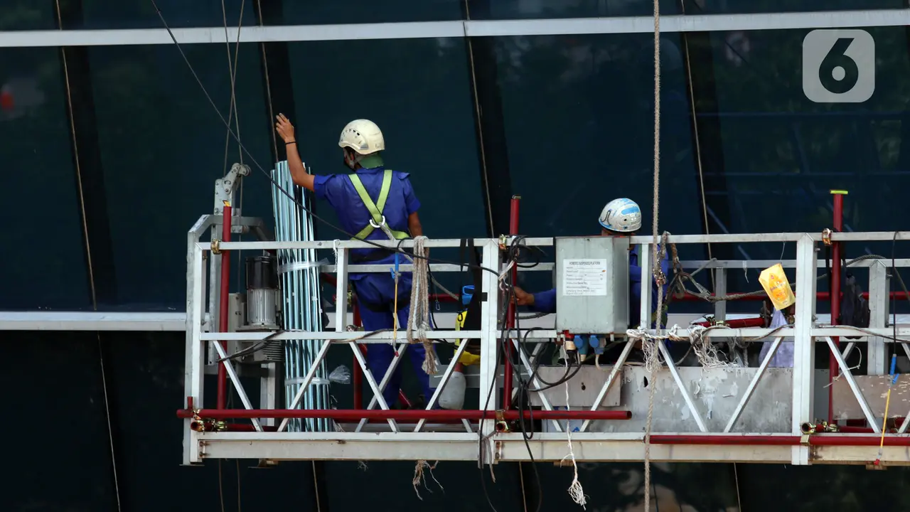 FOTO: Subsidi Upah Rp 1 Juta untuk Pekerja di Wilayah PPKM Level 4 dan 3