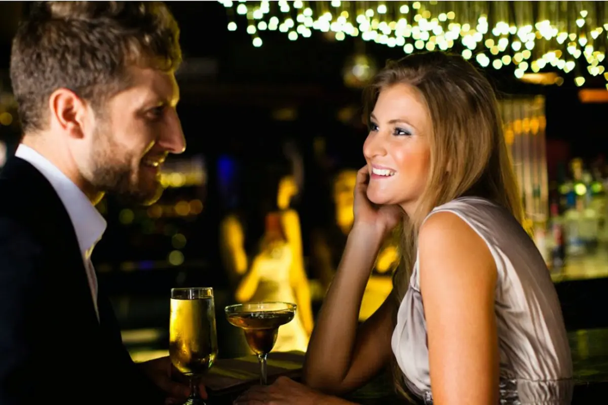 8 Tanda yang Tunjukkan Kamu Pacaran dengan 'Playboy'!